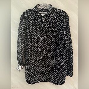 Foxcroft 16W Shaped Black/ White Button Up Blouse Contrasting Collar and Cuffs